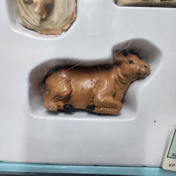 Vintage Porcelain Nativity Set See Described - Picture 5 of 12